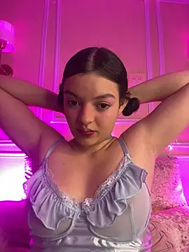 Snapshot of AriaHeavenss chatting on 12.14.25 AriaHeavenss online show from 12.14.25