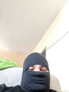 Snapshot of caruso01 chatting on 11.12.25 caruso01 online show from 11.12.25