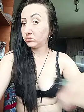 Snapshot of Lili_Doris chatting on 11.30.25 Lili Doris online show from 11.30.25