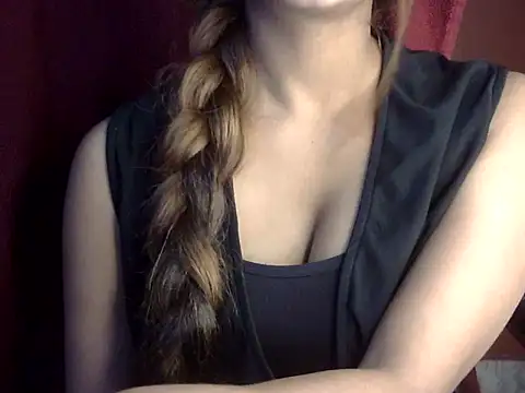 Snapshot of heartless_Queen chatting on 10.30.25 heartless Queen online show from 10.30.25