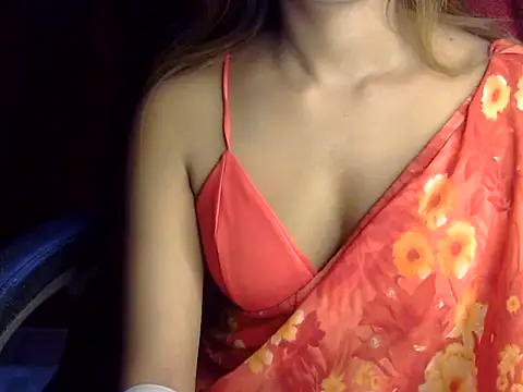 Snapshot of heartless_Queen chatting on 11.26.25 heartless Queen online show from 11.26.25