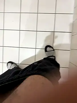 Snapshot of Dicksxd chatting on 12.22.25 Dicksxd online show from 12.22.25