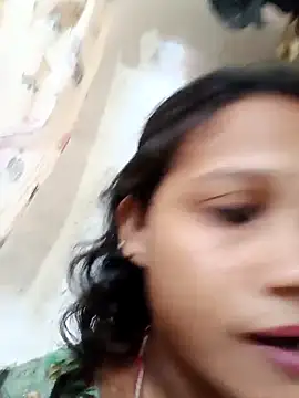 Snapshot of Chandni_Love143 chatting on 09.25.25 Chandni Love143 online show from 09.25.25