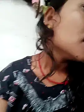 Snapshot of Chandni_Love143 chatting on 10.07.25 Chandni Love143 online show from 10.07.25