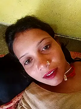 Snapshot of Chandni_Love143 chatting on 10.21.25 Chandni Love143 online show from 10.21.25