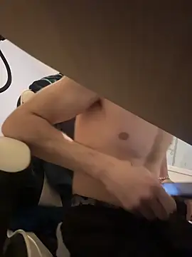 Snapshot of tok_lo24 chatting on 02.14.26 tok lo24 online show from 02.14.26