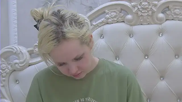 EllieFrosty  online show from 06.21.26