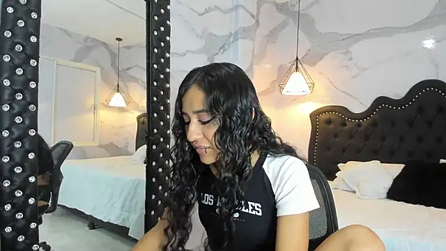 Snapshot of anna2809 chatting on 11.19.25 anna2809 online show from 11.19.25