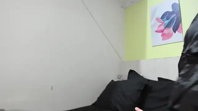 AtheneaArbelaez  online show from 10.12.25