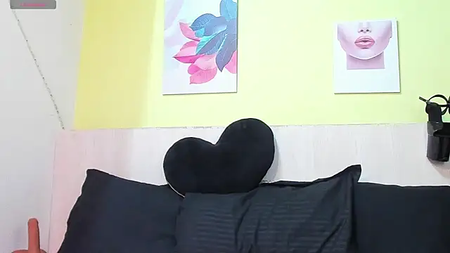 AtheneaArbelaez  online show from 10.21.25