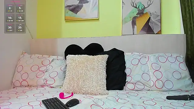 AtheneaArbelaez  online show from 11.15.25