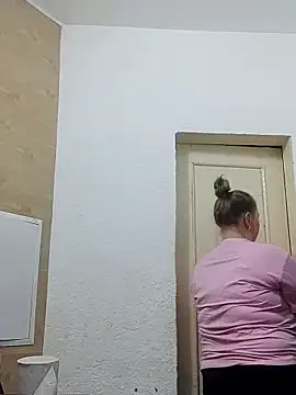 Kiss Eva online show from 11.04.25