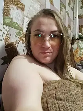 Kiss Eva online show from 11.25.25