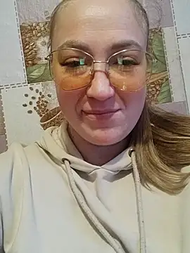 Kiss Eva online show from 02.28.26