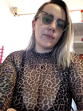 CurvyLust x online show from 12.05.25