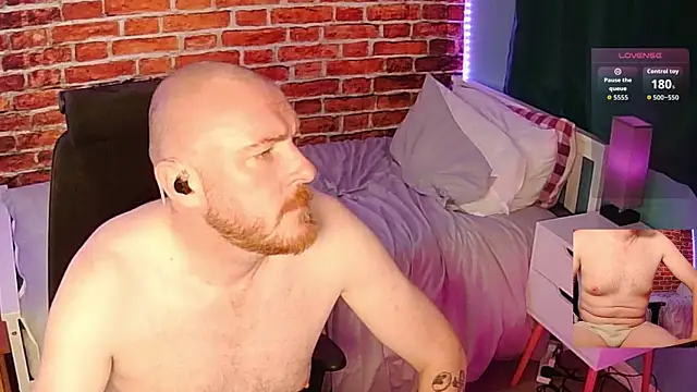 Snapshot of Jack_Himoff chatting on 10.21.25 Jack Himoff online show from 10.21.25