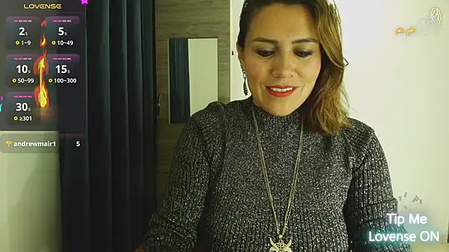 Snapshot of Marysexy73 chatting on 11.05.25 Marysexy73 online show from 11.05.25