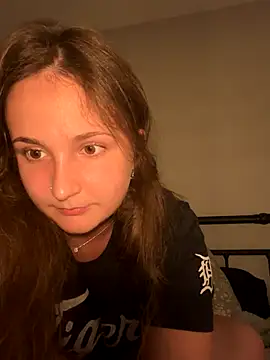 MadilynX777 online show from 09.18.25