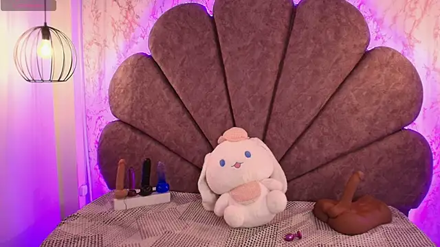 Lilith curvy online show from 09.12.25