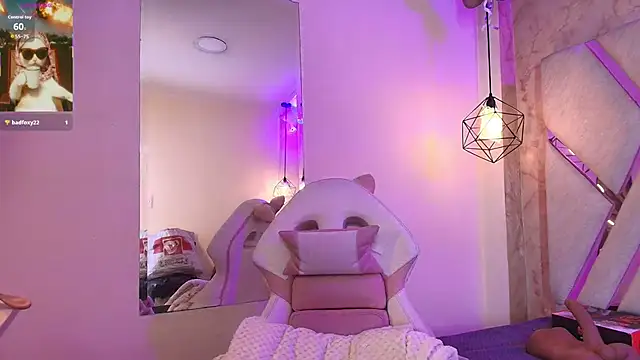 Lilith curvy online show from 12.13.25