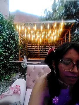 Snapshot of VioletxBloom chatting on 09.29.25 VioletxBloom online show from 09.29.25