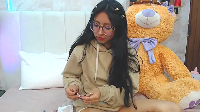 Snapshot of VioletxBloom chatting on 10.15.25 VioletxBloom online show from 10.15.25