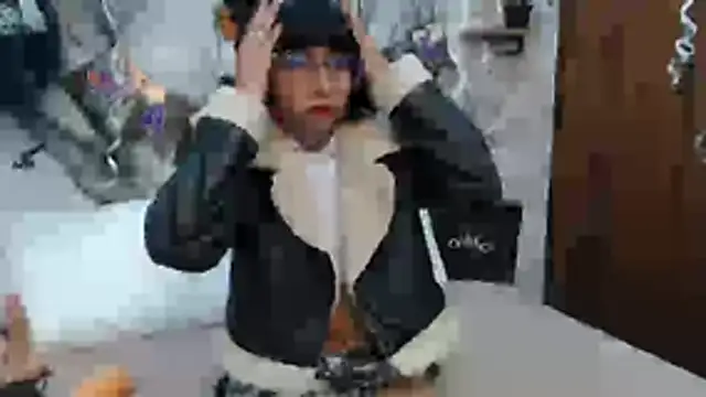 Snapshot of VioletxBloom chatting on 10.19.25 VioletxBloom online show from 10.19.25