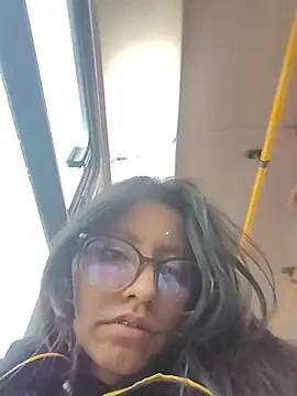 Snapshot of VioletxBloom chatting on 12.04.25 VioletxBloom online show from 12.04.25