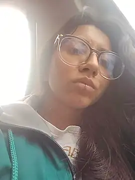 Snapshot of VioletxBloom chatting on 12.15.25 VioletxBloom online show from 12.15.25