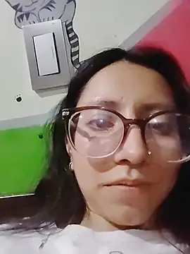 Snapshot of VioletxBloom chatting on 12.16.25 VioletxBloom online show from 12.16.25