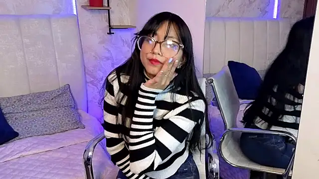 Snapshot of VioletxBloom chatting on 01.17.26 VioletxBloom online show from 01.17.26