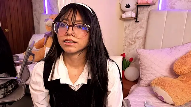 Snapshot of VioletxBloom chatting on 02.09.26 VioletxBloom online show from 02.09.26