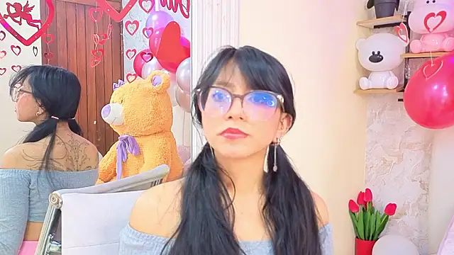 Snapshot of VioletxBloom chatting on 02.12.26 VioletxBloom online show from 02.12.26