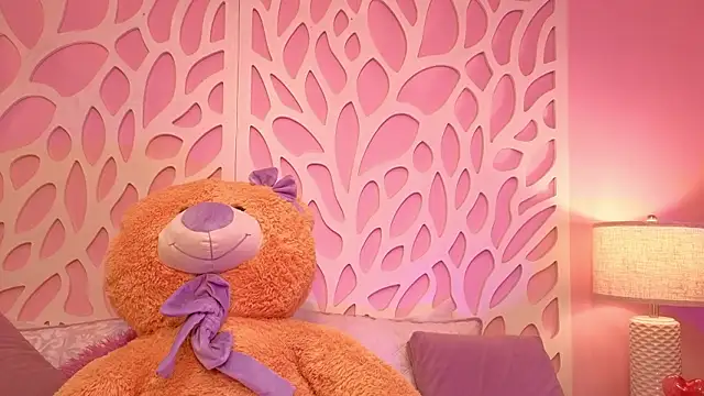 Snapshot of VioletxBloom chatting on 02.20.26 VioletxBloom online show from 02.20.26