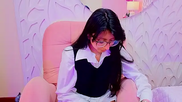 Snapshot of VioletxBloom chatting on 02.25.26 VioletxBloom online show from 02.25.26