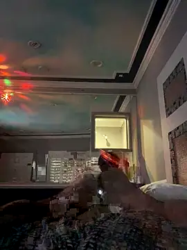 Snapshot of beenastyy chatting on 10.11.25 beenastyy online show from 10.11.25