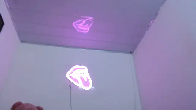 Snapshot of valerii_fox_69 chatting on 12.03.25 valerii fox 69 online show from 12.03.25