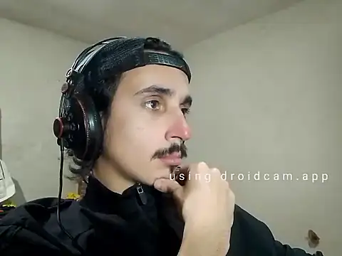 Snapshot of papito20cm chatting on 09.19.25 papito20cm online show from 09.19.25