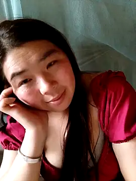 quynhkoolbae online show from 11.18.25