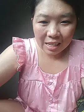 Snapshot of quynhkoolbae chatting on 06.22.26 quynhkoolbae online show from 06.22.26
