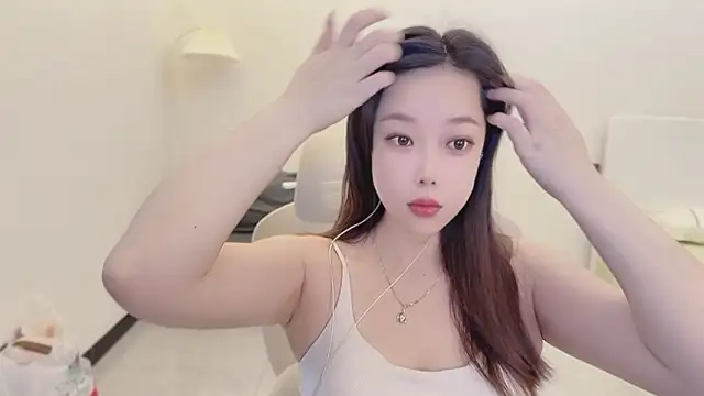 Maymay  online show from 11.11.25