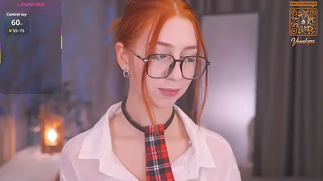 Snapshot of Venelopa chatting on 11.21.25 Venelopa online show from 11.21.25