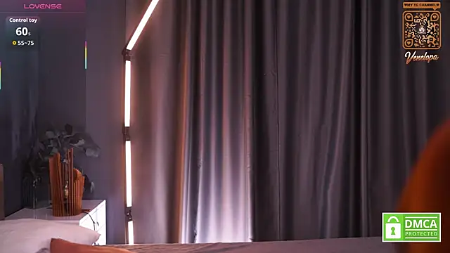 Snapshot of Venelopa chatting on 11.30.25 Venelopa online show from 11.30.25