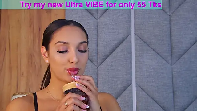 Snapshot of Kimberlymav chatting on 11.07.25 Kimberlymav online show from 11.07.25