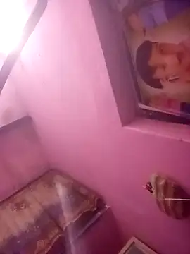 Snapshot of TINASONI chatting on 10.26.25 TINASONI online show from 10.26.25