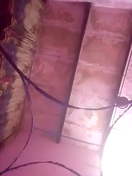 Snapshot of TINASONI chatting on 10.27.25 TINASONI online show from 10.27.25