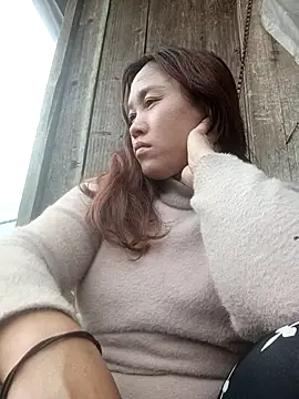 Snapshot of miumiu_00 chatting on 10.26.25 miumiu 00 online show from 10.26.25