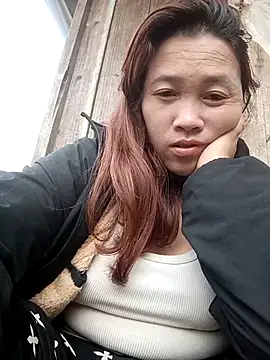 Snapshot of miumiu_00 chatting on 10.27.25 miumiu 00 online show from 10.27.25