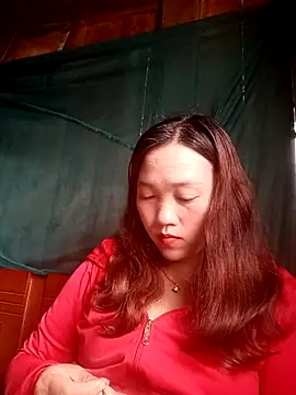 Snapshot of miumiu_00 chatting on 12.05.25 miumiu 00 online show from 12.05.25