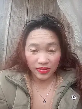 Snapshot of miumiu_00 chatting on 12.14.25 miumiu 00 online show from 12.14.25